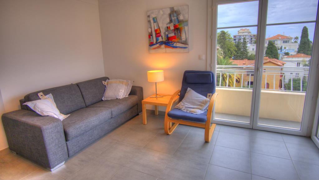 Beau 2 Pieces 3 Etoiles Vue Mer Garage Prive 150M Plages Wifi Канни Номер фото